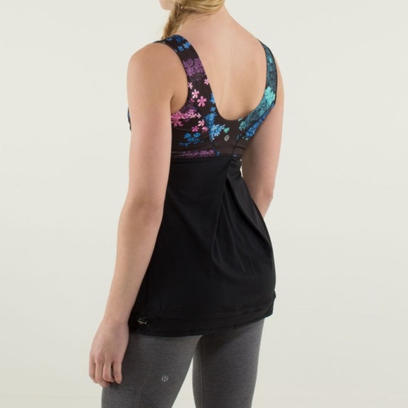 Lululemon Tame Me Tank
Black / Petal Pop Multi Size 6 - Picture 11 of 14